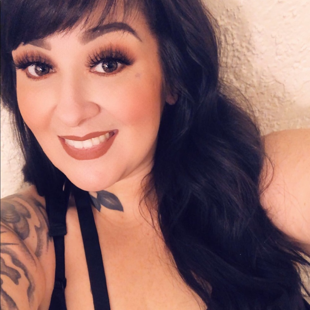 Meet your Posher, Danielle